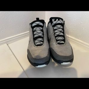 Nike Hyperadapt 1.0 self lacing